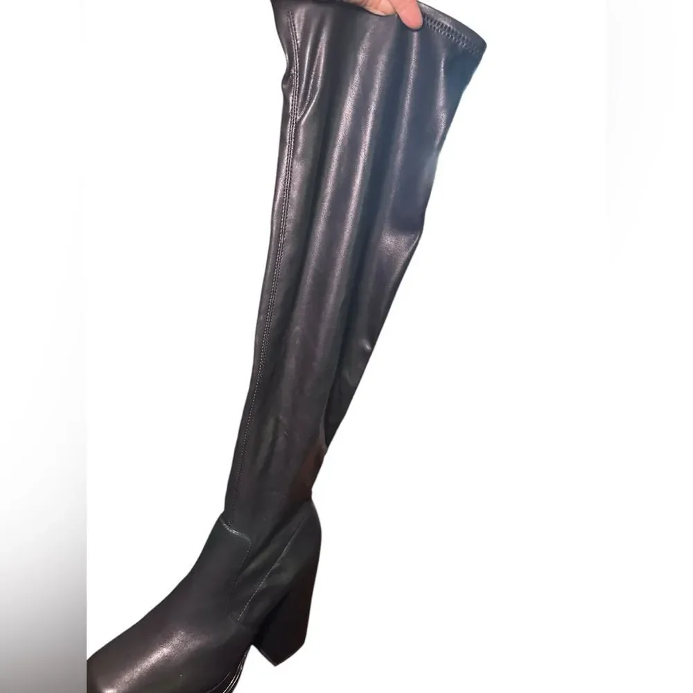 Wild Pair size 9.5 Ozzey Faux Leather Zipper Over-The-Knee Boots